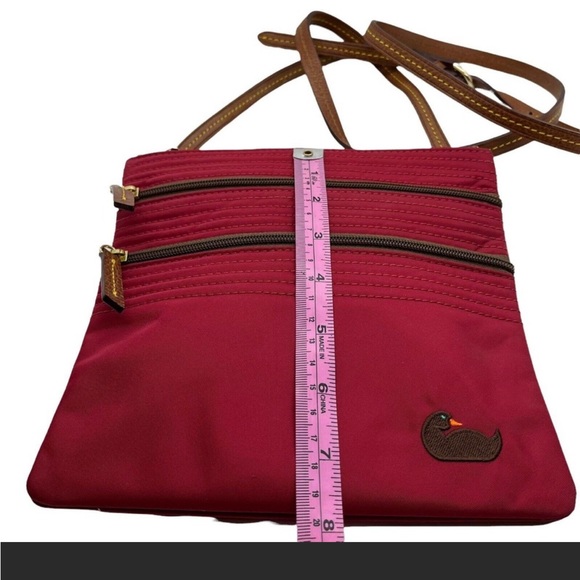 Dooney & Bourke Womens Red Triple Zip Adjustable Strap Crossbody Travel Bag - Picture 2 of 8